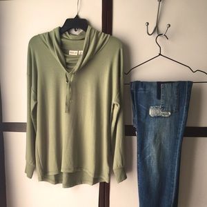 Rachel Zoe green sweat shirt
